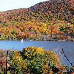 Luxury Townhouse Near West Point