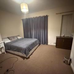 Welcome to this charming presented 2-bedroom house