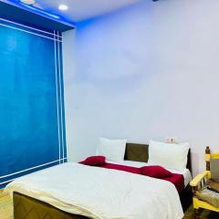 hotel the saffron leaf