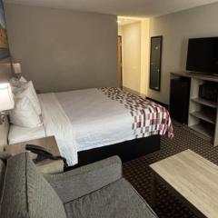 Red Roof Inn and Suites