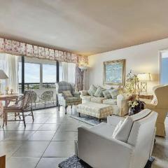 Luxury Two-Bedroom Oceanfront Apartment With Panoramic Views