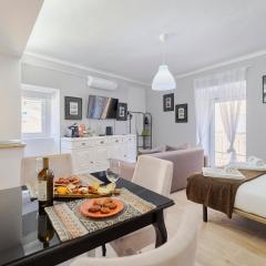 Lovely Fontenova - By Y Concept