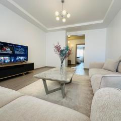 Nice f3 at Gambetta with king bed and fast internet