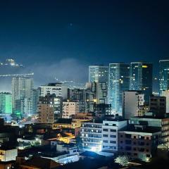 Nice f3 at Gambetta with king bed and fast internet