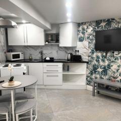 Modern 3-bed Serviced Appartement - Milnsbridge