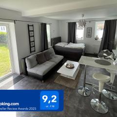 W1 - Kontaktloser 24h CHECK IN, W-LAN, Netflix, Parkplatz, Küche, Boxspring-Bett