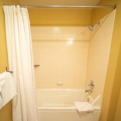 Expedition Station 8590 by SummitCove Lodging