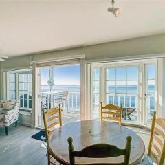 Beachfront Two-Bedroom Retreat With Panoramic Ocean Views