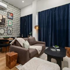 Casa Hotels McCaul- Queen Suite w Netflix & AC