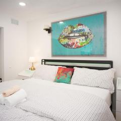 Big gated yard, Work play room, King bed