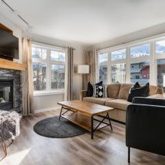 Charming 2BR Condo with Spectacular Mountain Views