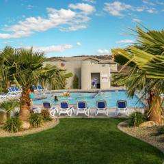 The Gather House with Shared Pool and Hot tub