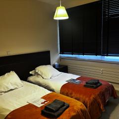 Guest room with private bathroom, WiFi, TV, Antwerp