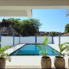 Luxurious Oceanfront Stays Nyali with Pool & AC