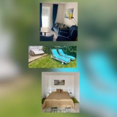 Gemütliche 2 Zimmer Ferienwohnung mit Terrasse Fernsehsessel Spülmaschine Grill Schaukel, fußläufig zu S-Bahn nach München und See, ideal zum Entspannen aber auch zum Arbeiten