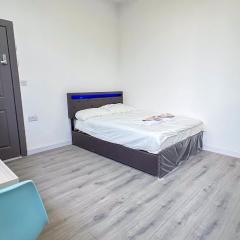 Cosy studio flat in Edgware HA8