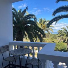 City Center Apt With a Stunning Beach View & WiFi