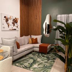 Secure Retreat Near SJO and 27, Ideal for Families