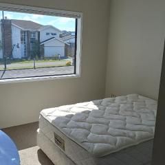 Cozy Home Near Orewa Beach