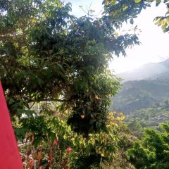 Cabaña tipi sapo con vista a la montaña