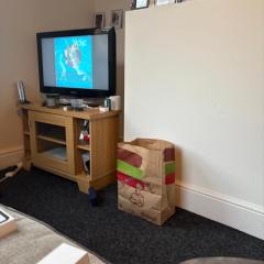 Nice flat tv and WiFi town centre