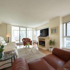 Downtown Skyline Suite with Pool & Sauna