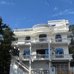 Retrova - Forest Villa near Rajpur Road