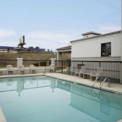 Days Inn by Wyndham Augusta Fort Eisenhower