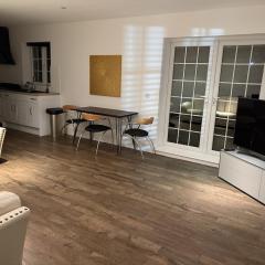 Essex Bungalow Ideal for Workers & Long-Term Stays