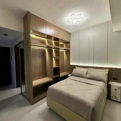 Modern Studio in Mivela, IT Park Area, Pool & WiFi