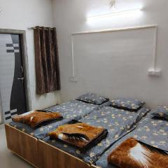 Dwarkesh Boys Zostel