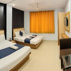 Hotel Manish International Near Kashi Vishwanath Temple