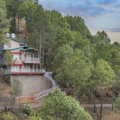 The Rajmahal Retreat I Vacations l Pet friendly & 3 Bedroom Villa I Family Events I Sky Bonfire I Kasauli By Exotic Stays