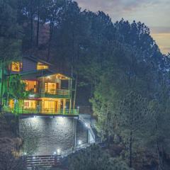The Rajmahal Retreat I Vacations l Pet friendly & 3 Bedroom Villa I Family Events I Sky Bonfire I Kasauli By Exotic Stays