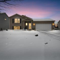 Bright 4BR Near MSU & Downtown home