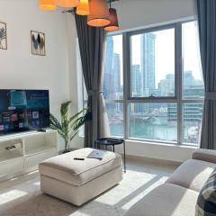 CozyEscape, Marina Views, Steps to Tram Clubs & Dining