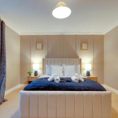 Stylish Modern Home in City Centre Free Parking - Pass the Keys