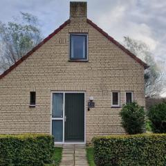 Lakeview 'Rotorua' 4-6 pers by Kawatea Cottages