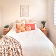 Cozy Home Near Airport Melbourne CBD Easy Access