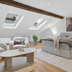 3 Queen Beds Waterfall Garage Terrace Center