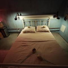 Glauque Room Horror and cinema themed studio