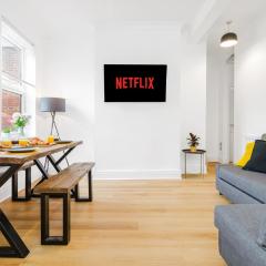 Modern 2BDR Flat with Roof Terrace