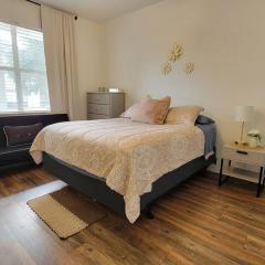 A-3 2Master Suites next to I-75 & Mall