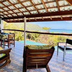 Enseada - Kitnet com vista, churrasqueira e 600m do mar