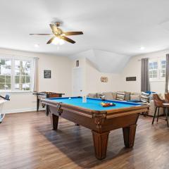 Hot Tub Game Room Spacious Close to Skiing