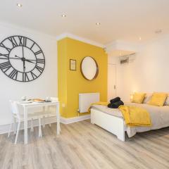 Boutique Flat In Huddersfield Town Centre