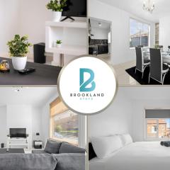 Two Bedroom House by Brookland Stays Serviced Accommodation Short Lets Manchester with Free WiFi