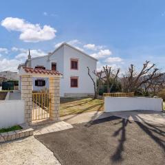 Lovely Apartment In Pag With Wifi