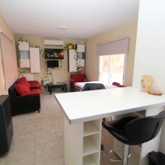 Casa comoda con pileta y parking