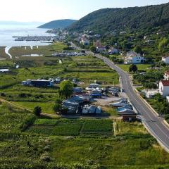 Nice Apartment In Supetarska Draga With Wifi